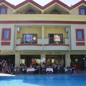 Sindy Apart Hotel *