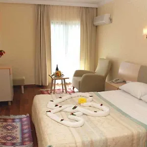 Club Seven Hotel 3*