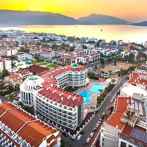 Pineta Park Deluxe Hotel 5*